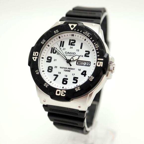 Casio Men's Day Date Watch 43mm White Dial Black Resin MRW-200 w New Battery - Picture 1 of 15